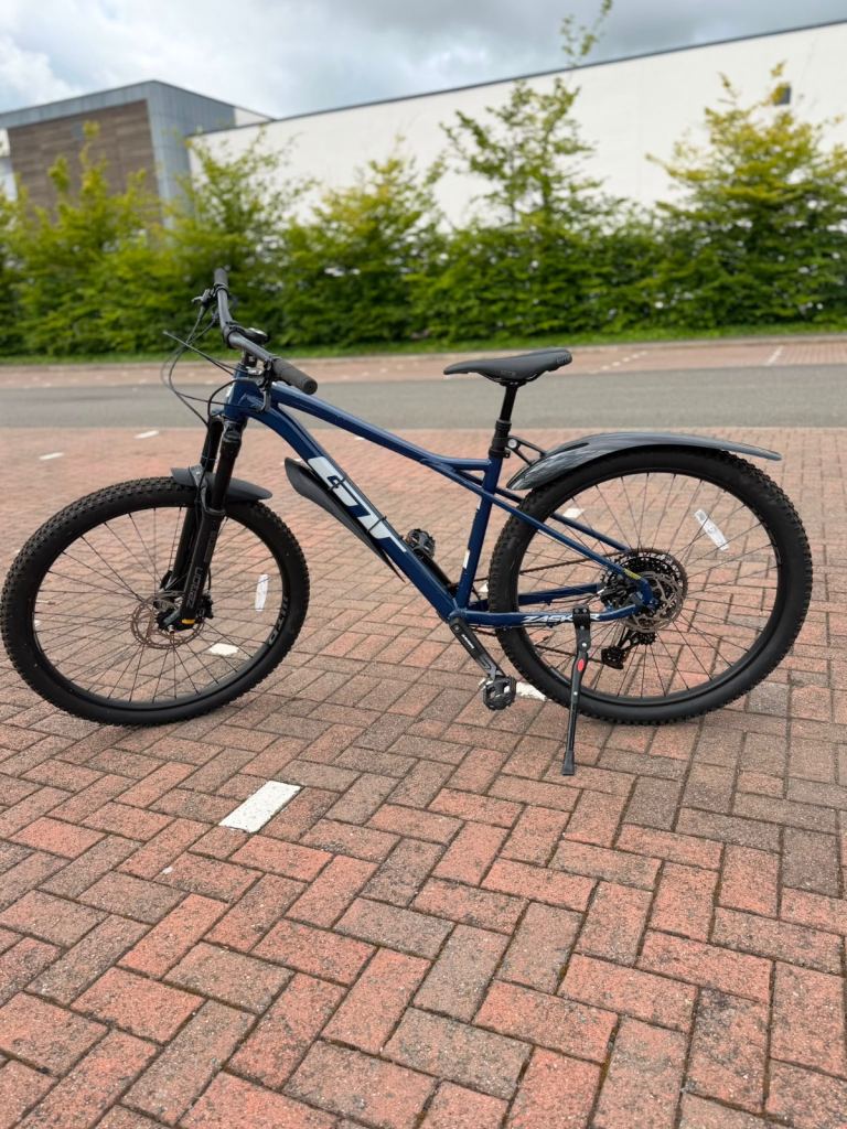 GT Aggressor Sport Mountain Bike - LIKE NEW Condition