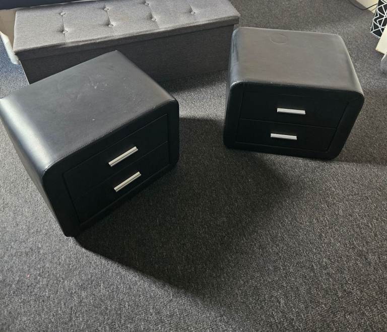 2x black side tables