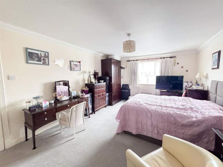 2-bedroom first floor apt in Long Beach View, Eastbourne