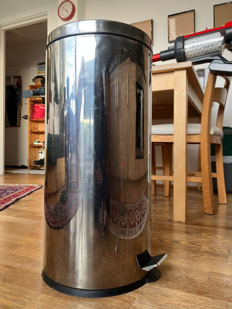 Stainless Steel Pedal Bin – Large Capacity – Good Condition