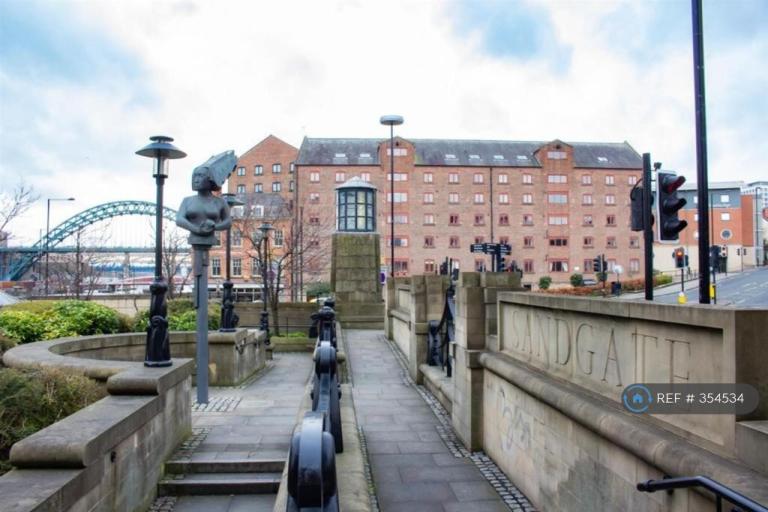 2 bedroom flat in Milk Market, Newcastle Upon Tyne, NE1 (2 bed) (#354534)