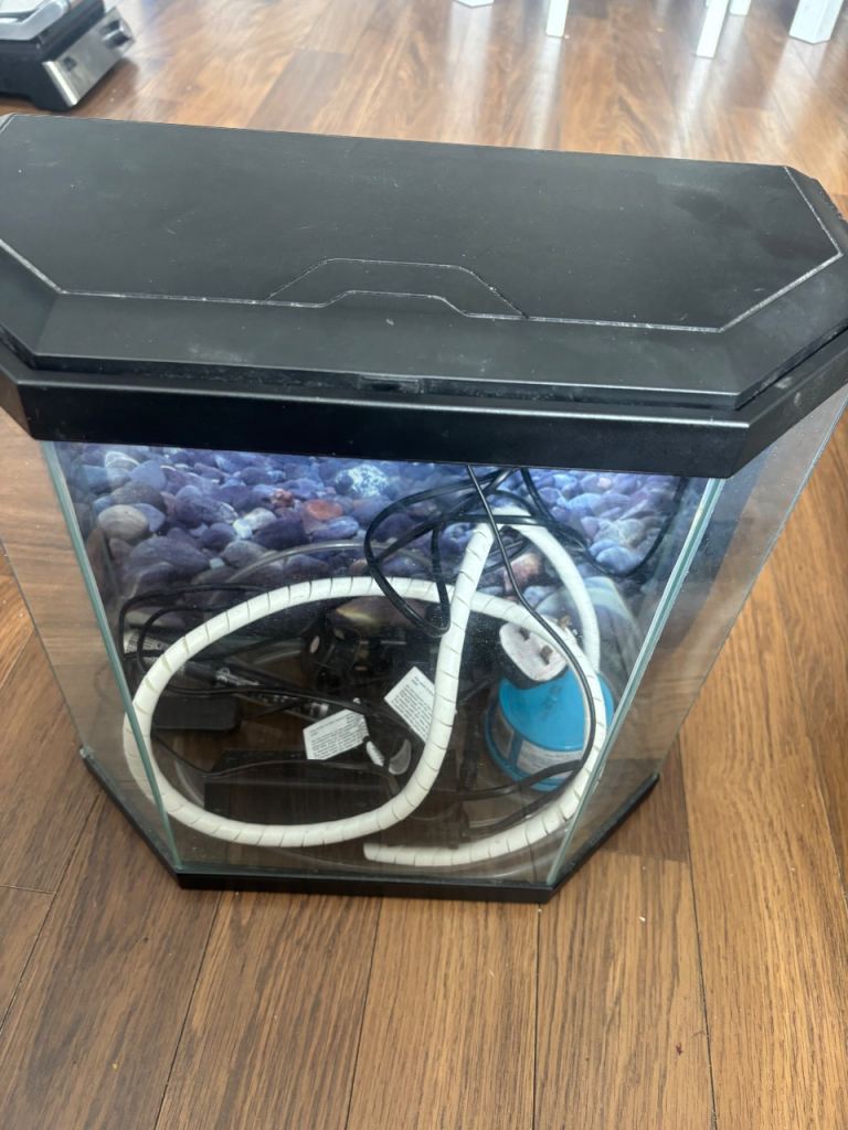 Small Hexagonal Fish Tank Aquarium with Filter and Light