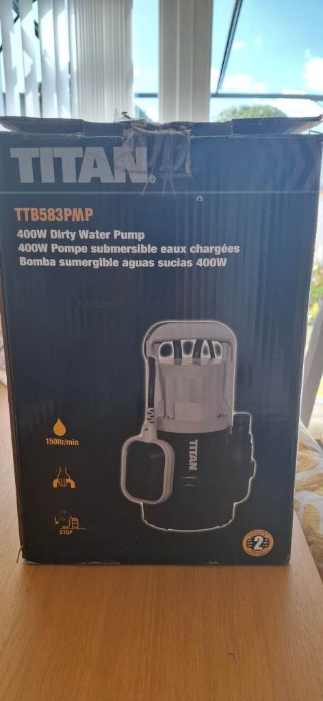 Submersible water pump