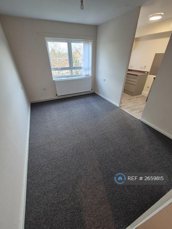 1 bedroom flat in County Road, Ormskirk, L39 (1 bed) (#2659815)