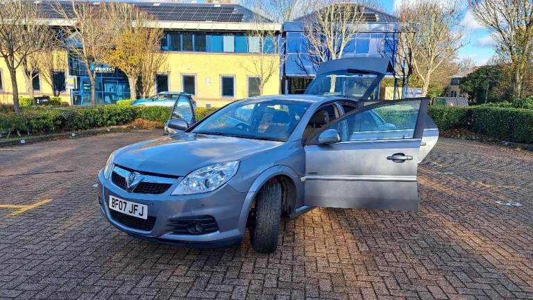 2007 Vauxhall Vectra 2.2 Direct Petrol Automatic – Rare Spec – New MOT – ULEZ Compliant