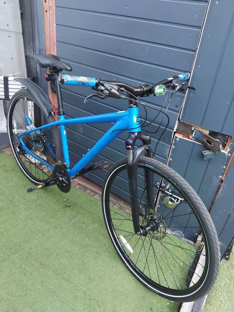 Cannondale quick three hybrid bike