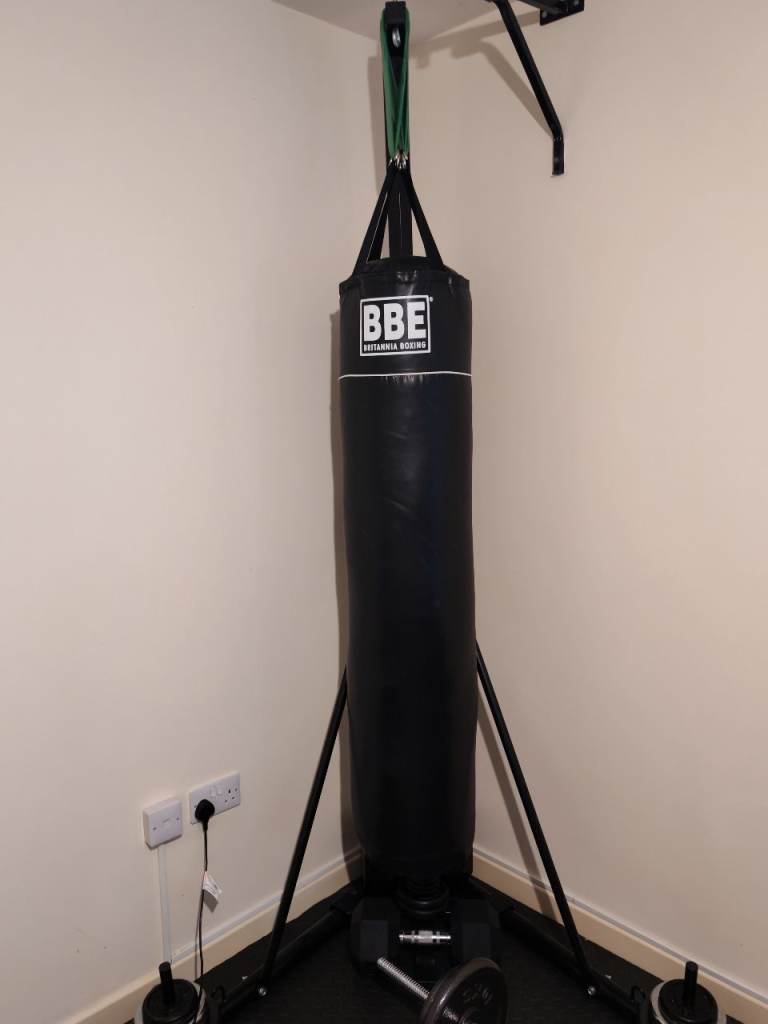 5ft Punch bag&stand