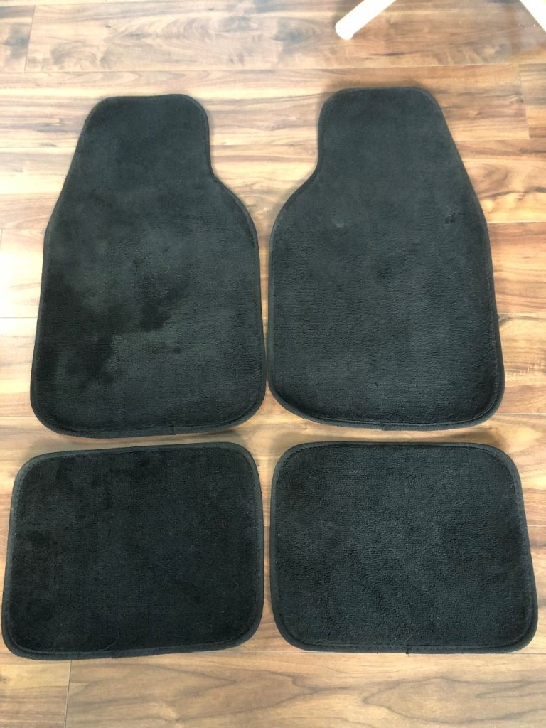 Set of 4 Black Carpeted Car Mats