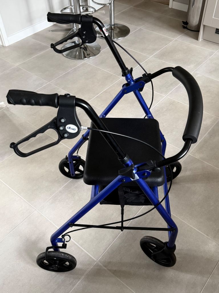 Drive R8BL-61 Lightweight Rollator (Blue)