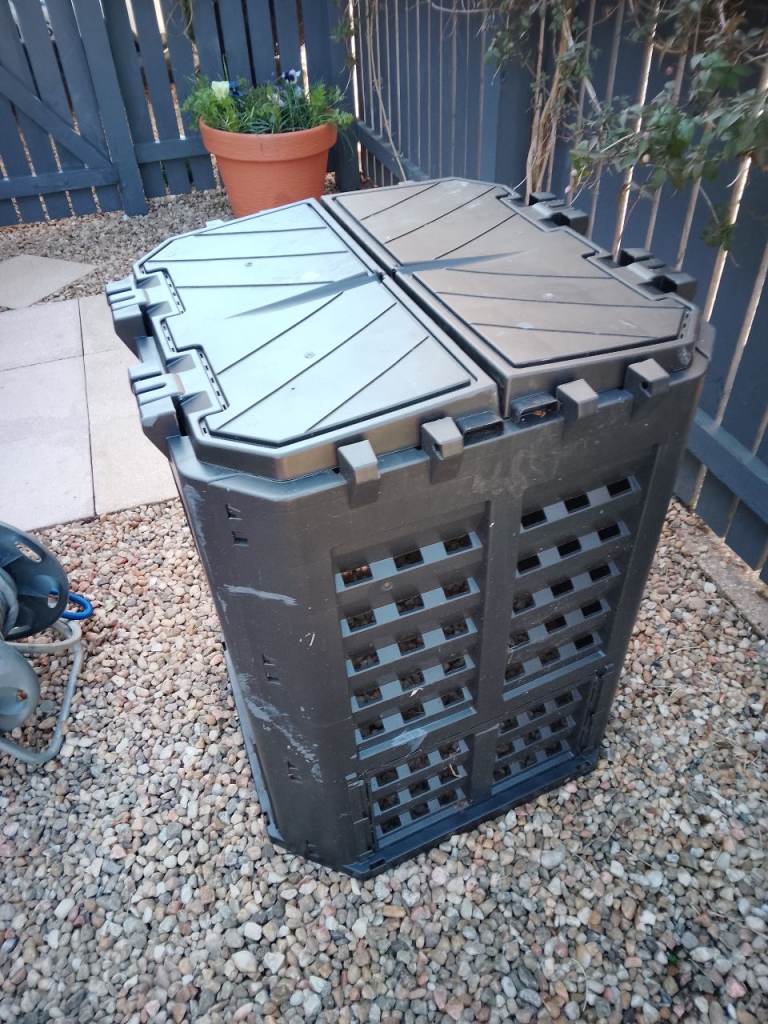 Compost bin