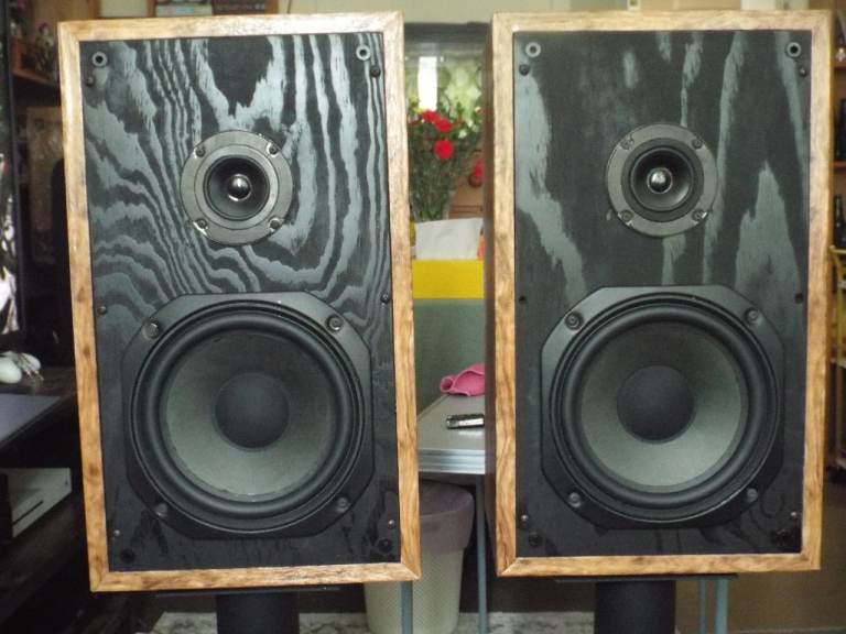 A PAIR OF VINTAGE MARANTZ  HI FI SPEAKERS