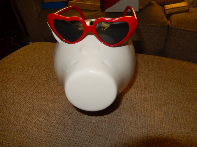 OINK RED HEART SUN GLASSES MONEY BOX