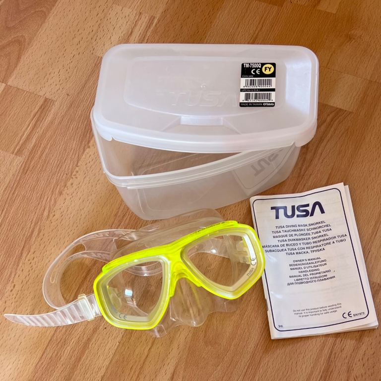 Snorkel mask with prescription lenses