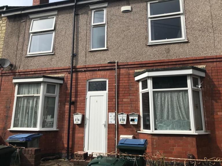 Two Bedroom Top Floor Flat CV2 STUDENTS/WORKERS