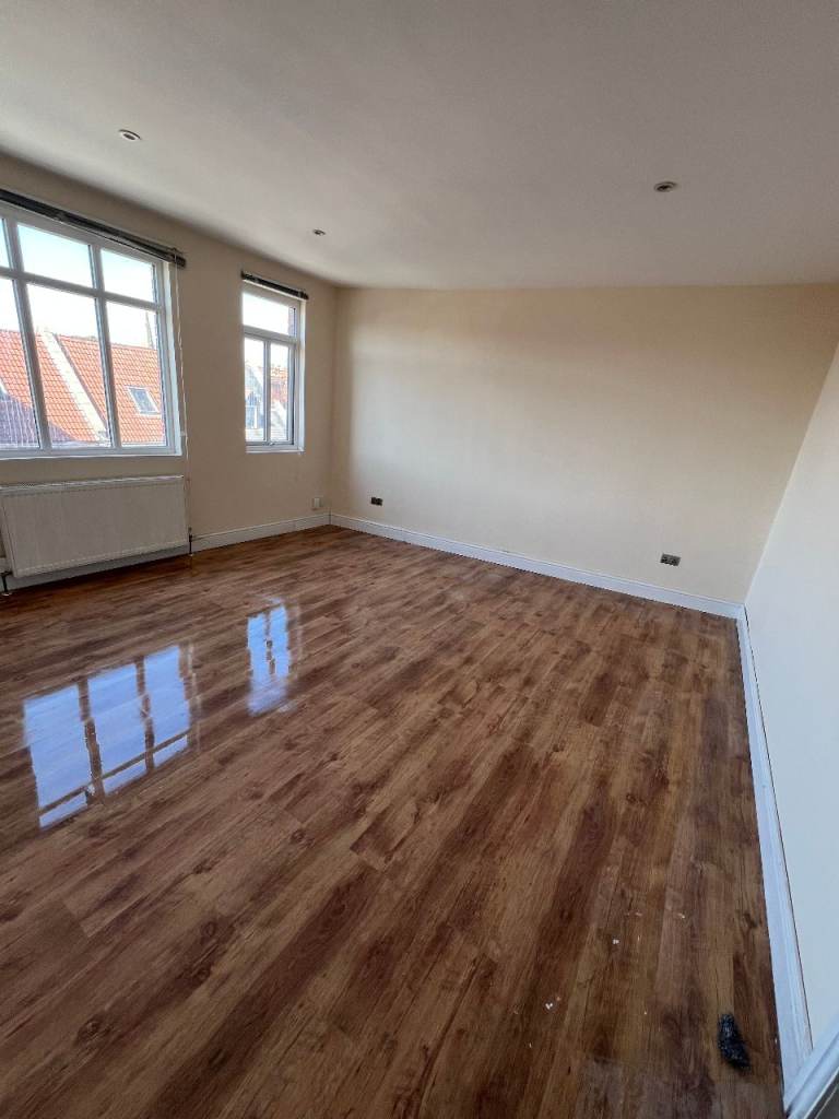 Extra large double rooms available Bristol