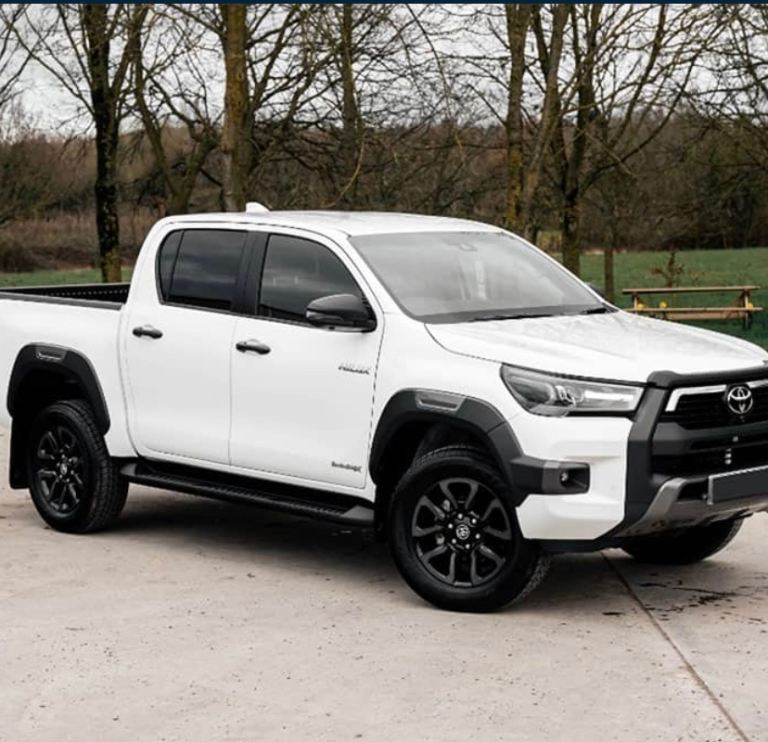 Toyota hilux invincible X