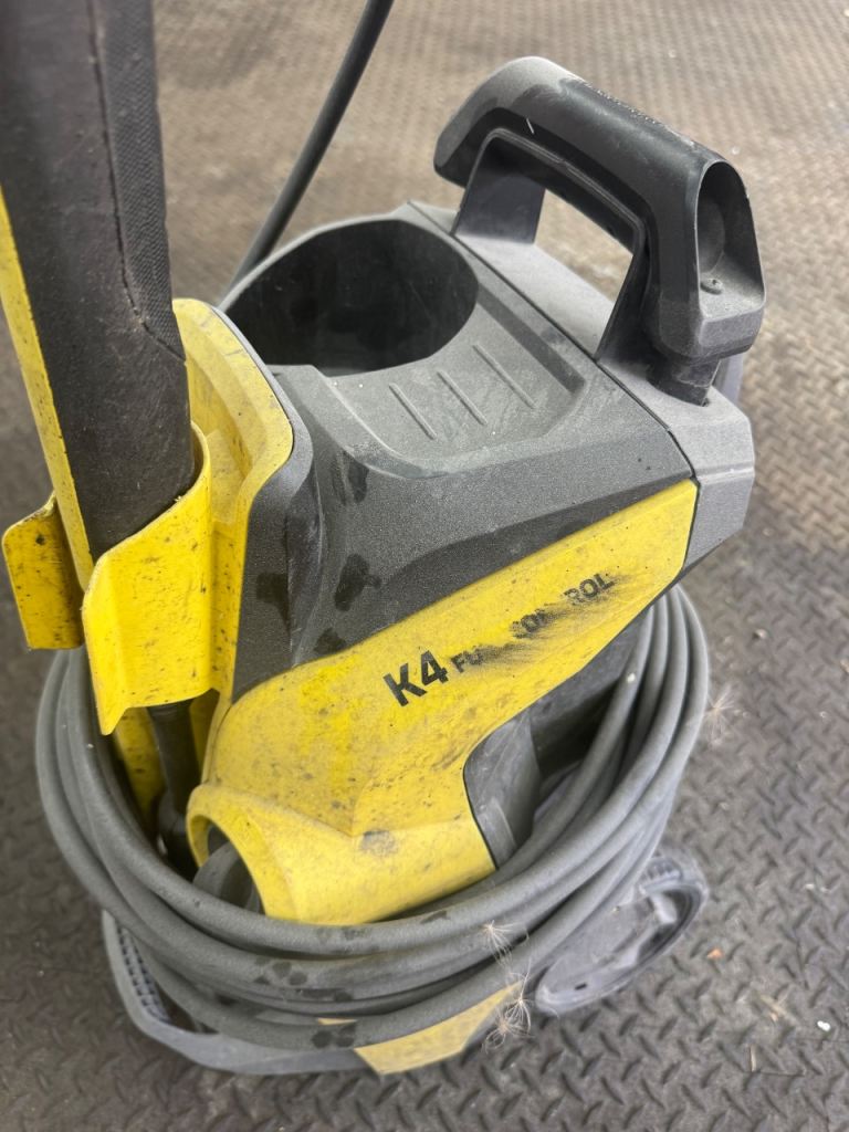 Karcher K4 Full Control pressure washer with hose & gun 
