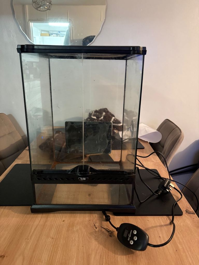 ExoTerra Reptile Encooure with Heat Mat + Stat