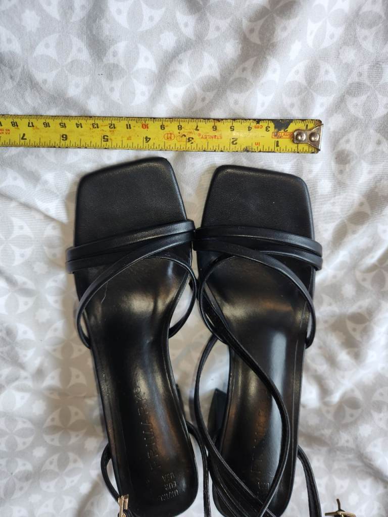 Block heels leather strappy uk4 buckle fastening worn once 