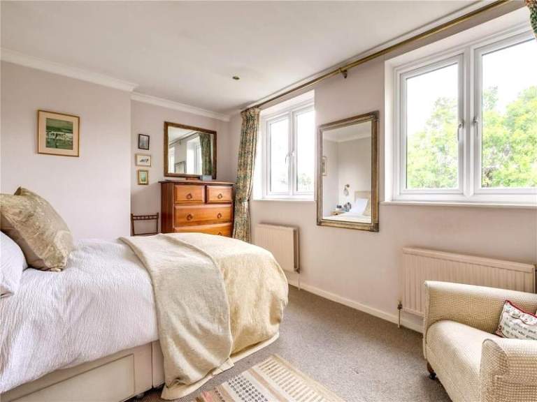 🏚️🔑 COZY AND SPACIOUS ROOM AVAILABLE IN EAST HAM !  🔑
