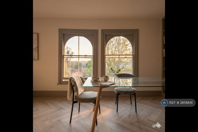 2 bedroom flat in Iffley Road, Oxford, OX4 (2 bed) (#2856641)
