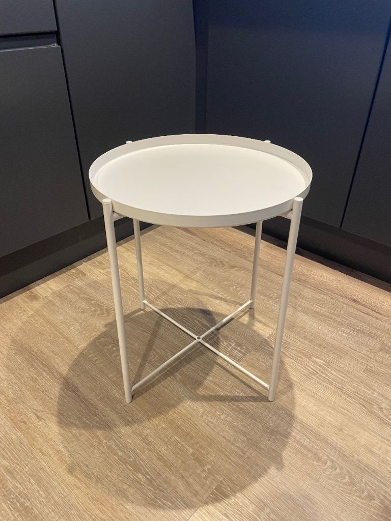 White metal side / coffee table IMMACULATE 