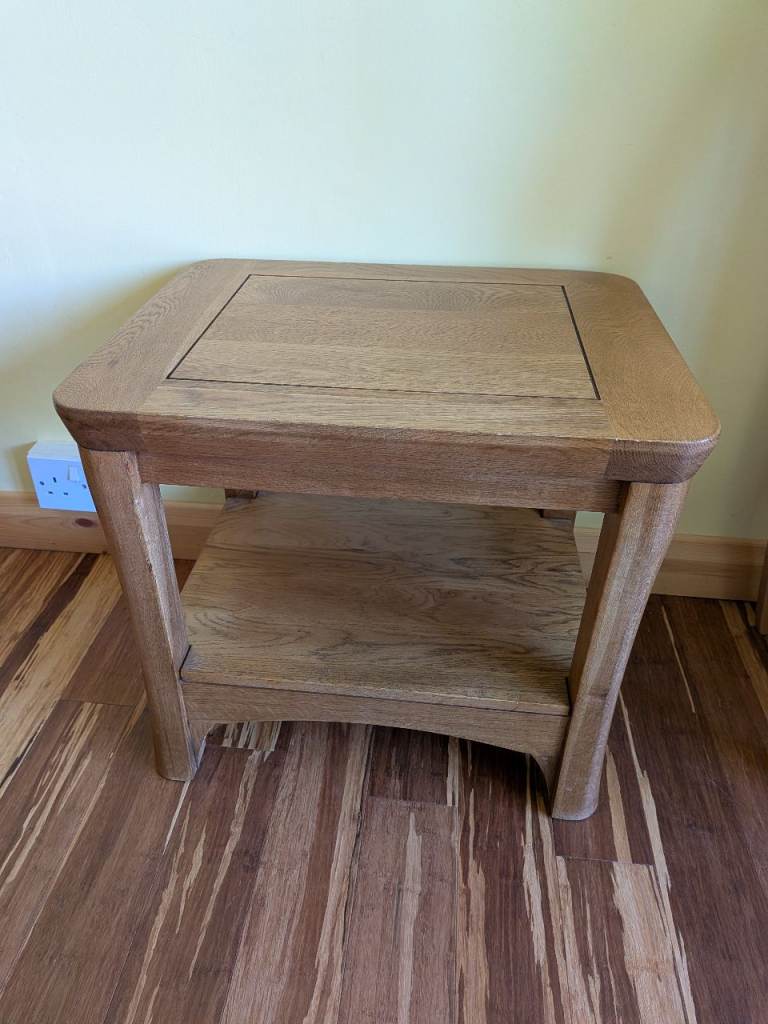 Oak coffee/side table
