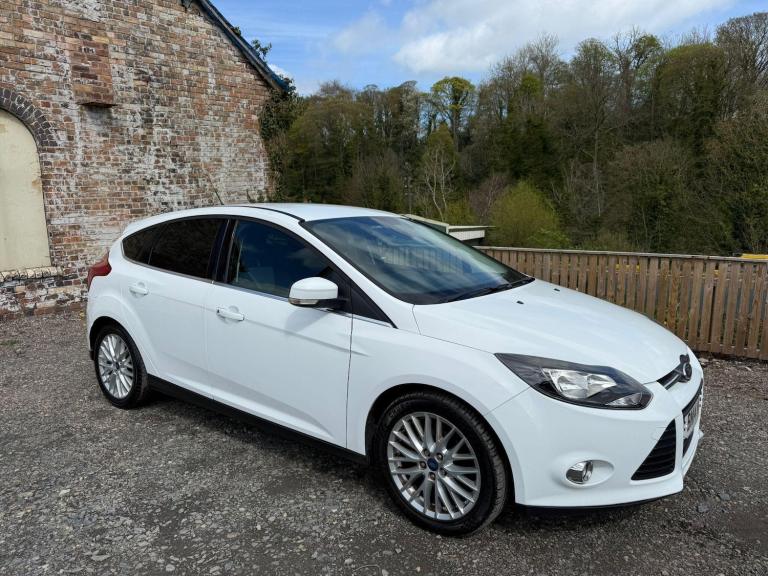 2014 Ford Focus 1.0T EcoBoost Zetec Euro 5 (s/s) 5dr HATCHBACK Petrol Manual