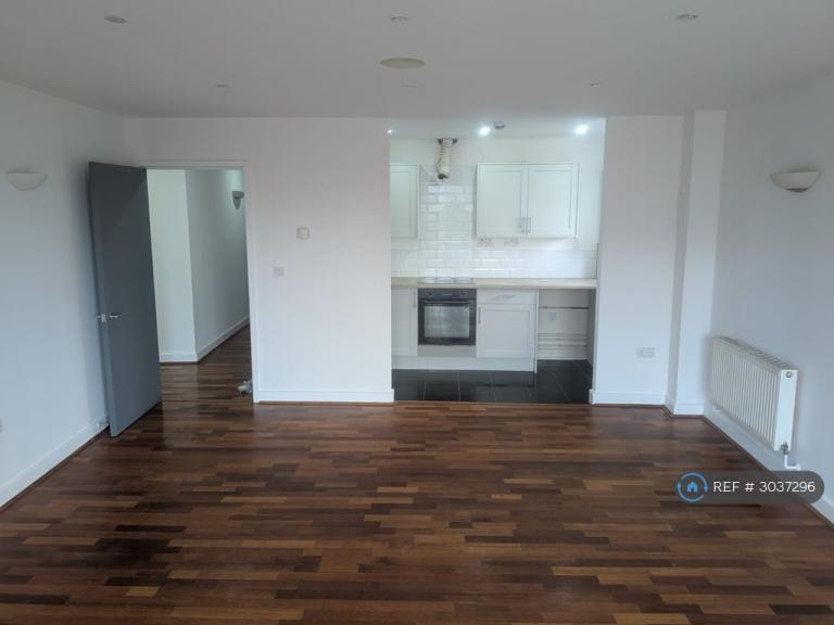 3 bedroom flat in Thamewalk, London, SE28 (3 bed) (#3037296)