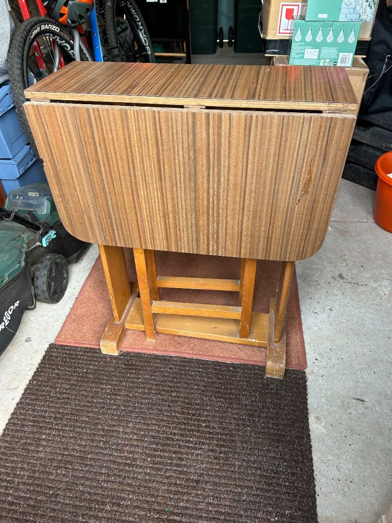 Free folding small table
