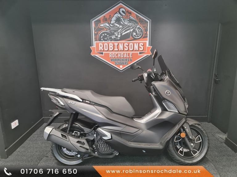 The New Voge SR1, a great new scooter from Voge. Low rate finance.