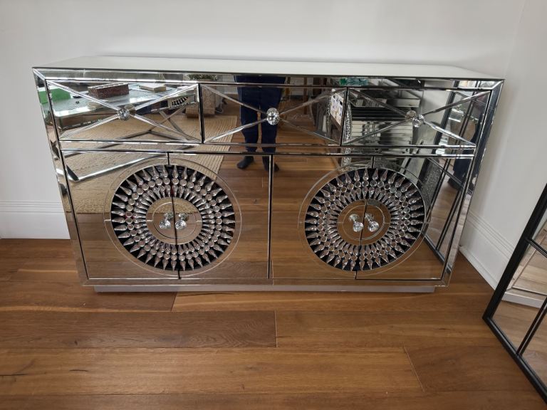Stunning Luxury Mirrored Crystal Sideboard – Excellent Condition