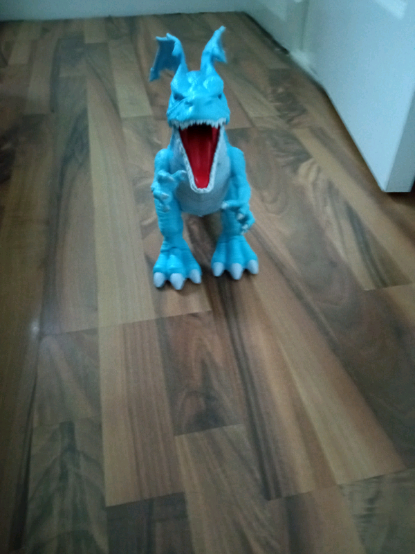 Action figure dragon ice blue 