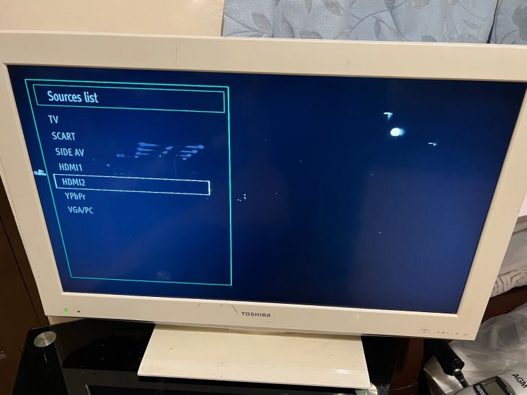 Free view  White Toshiba lcd tv 32inch not smart tv