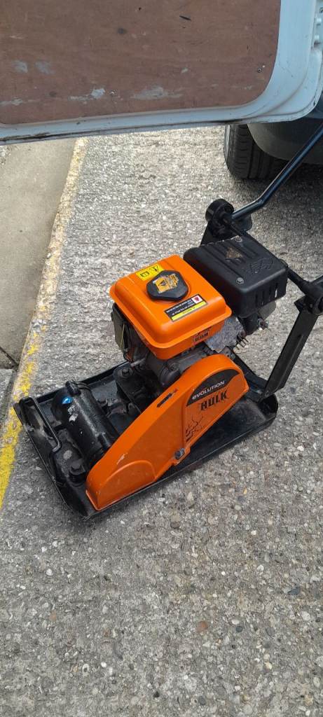 Evolution 2.4 wacker plate compactor petrol