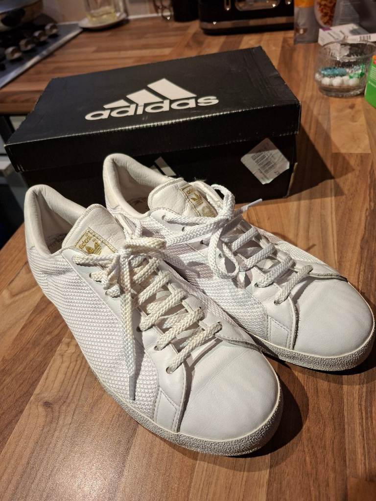WOMEN'S ORIGINAL ADIDAS SHOES TRAINERS SIZE 7