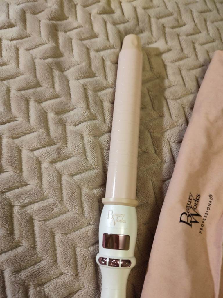 BeautyWorks Molly Mae Bundle Professional Hair Curler Wand and Waver Set