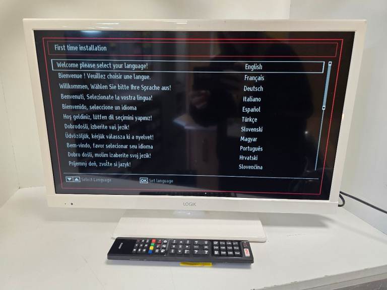 Logik 24" TV & DVD Combi With unoffical remote