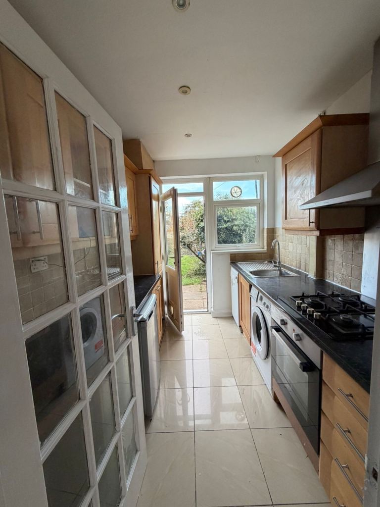 Fantastic 3 bed house in Grove Park, Lewisham Catford 