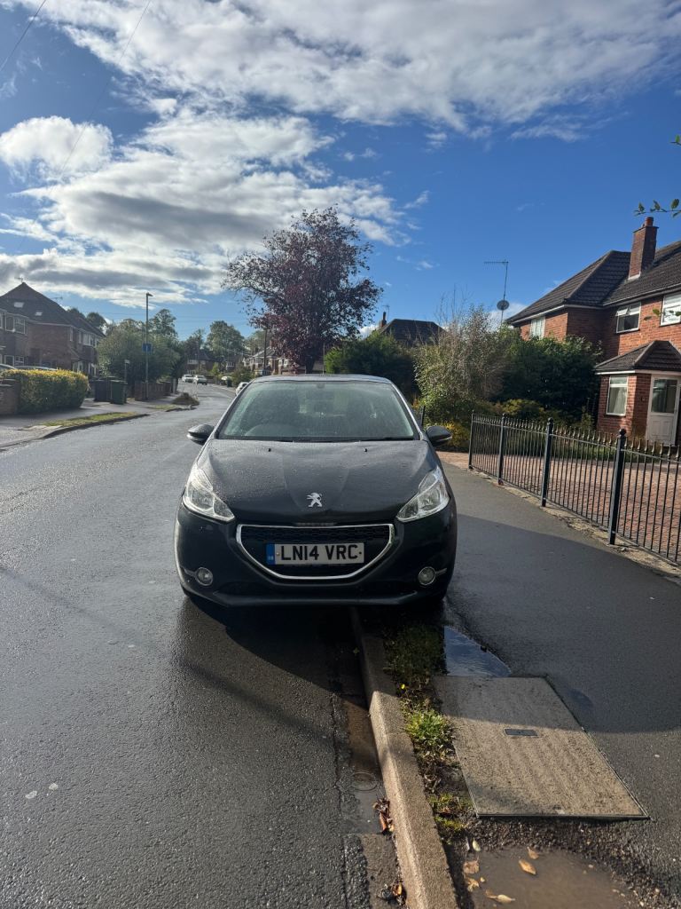 Peugeot, 208, Hatchback, 2014, Manual, 999 (cc), 3 doors