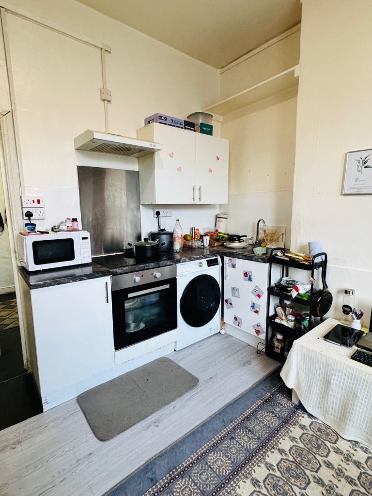 1 Bedroom Ground Floor Flat on Penarth Road 
