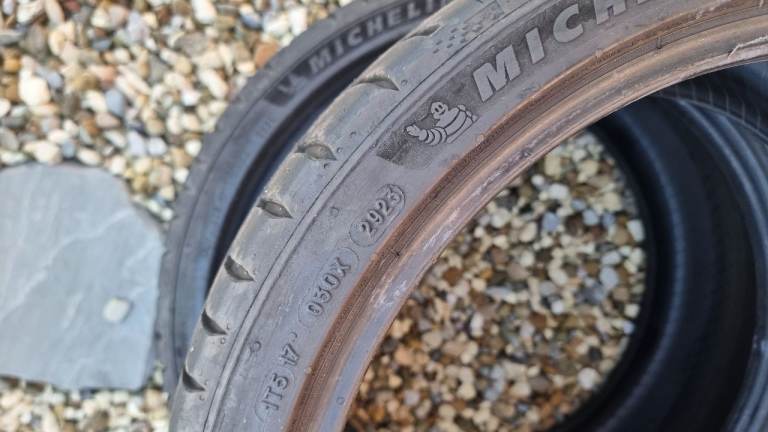 x2 Michelin Pilotsport 5 235-35-ZR19