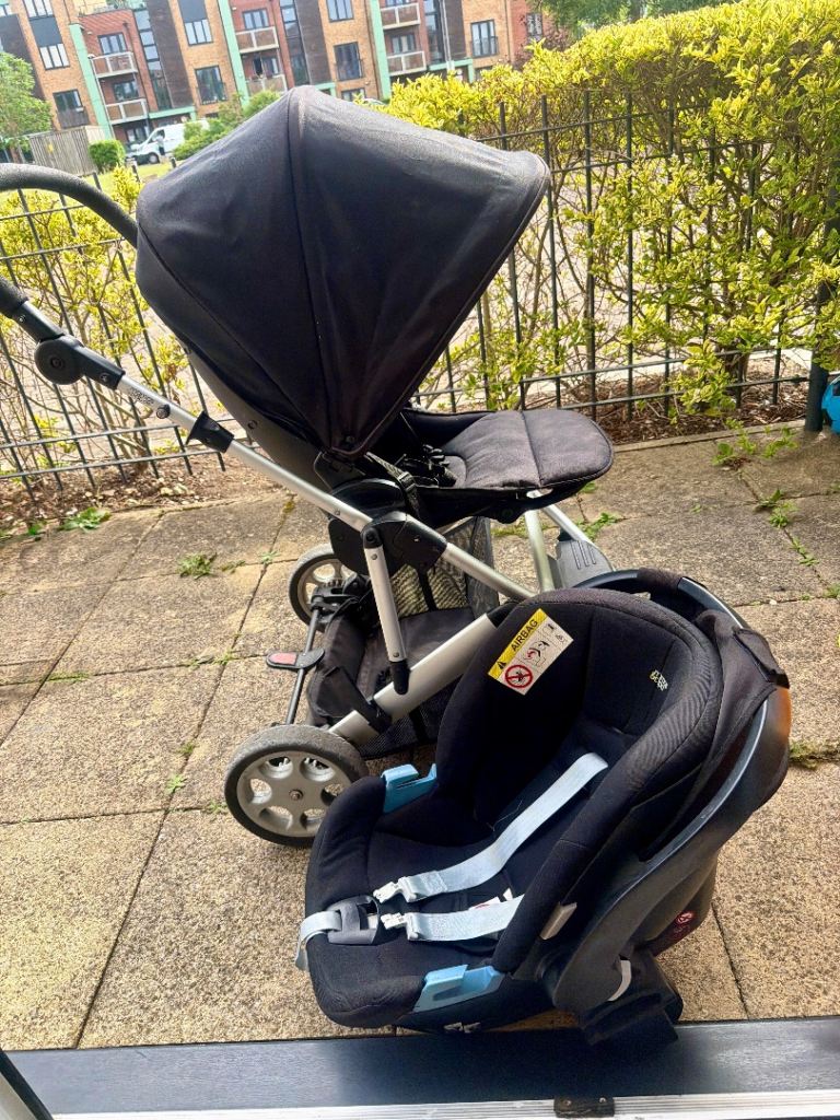 Mamas & Papas Travel System (Stroller & Infant Car Seat) - Black