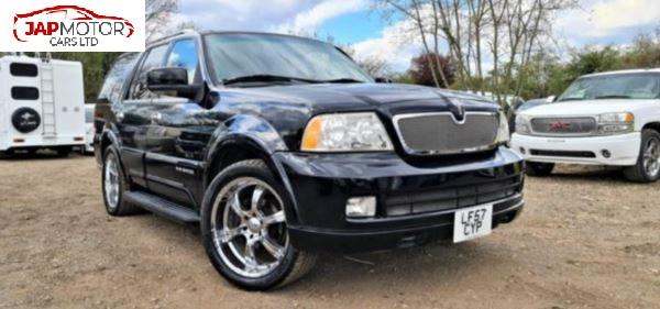 FRESH IMPORT LINCOLN NAVIGATOR 5.4 V8 AUTOMATIC 4WD LHD 7 SEATER BLACK ULEZ fre