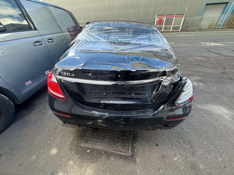 2016 MERCEDES-BENZ E CLASS E220D SE 4DR 9G-TRONIC BREAKING FOR PARTS