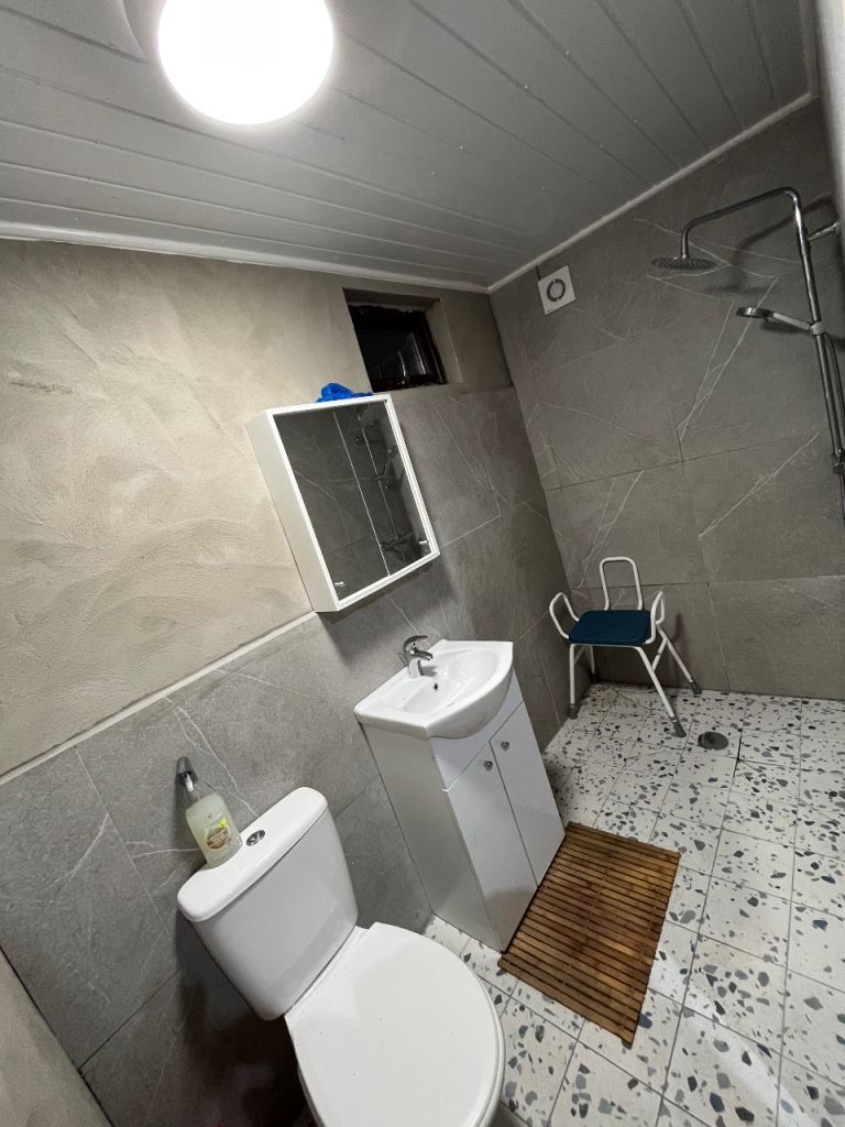 5 bedroom, 2 bathroom house for rent in Newtownards 