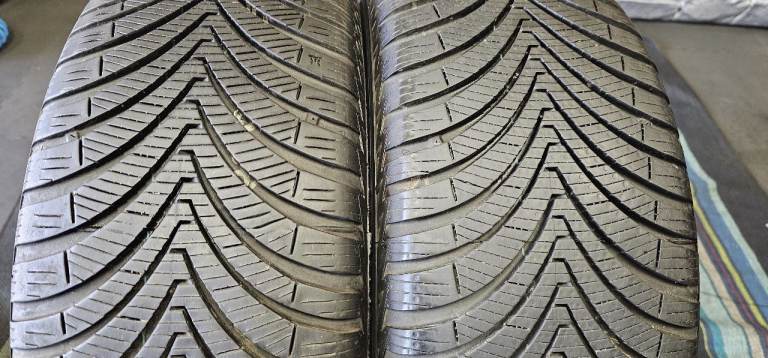 195 50 15   2 x tyres Kumho Solus 4 season