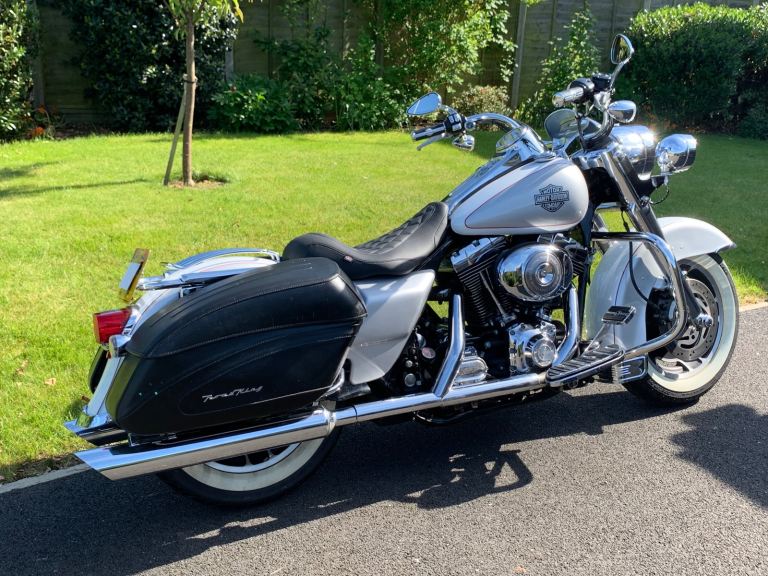 Harley Davidson-Road King Classic 