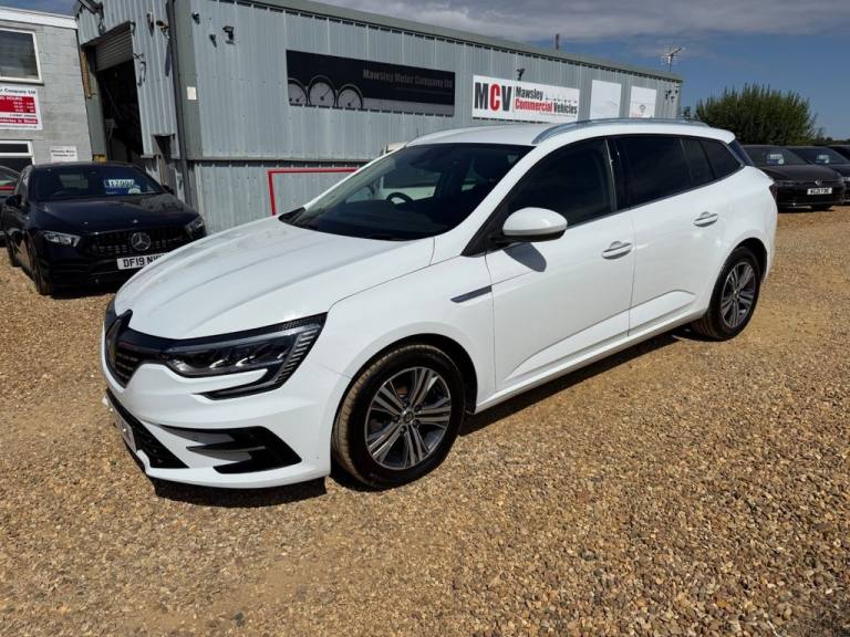 2022 Renault Megane 1.5 Blue dCi Iconic Sport Tourer 5dr Diesel Manual Euro 6 (s/s) (115 ps) Esta...