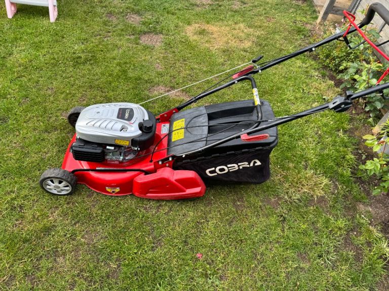 Cobra Petrol Lawn Mower RM46SPCO – Good Condition